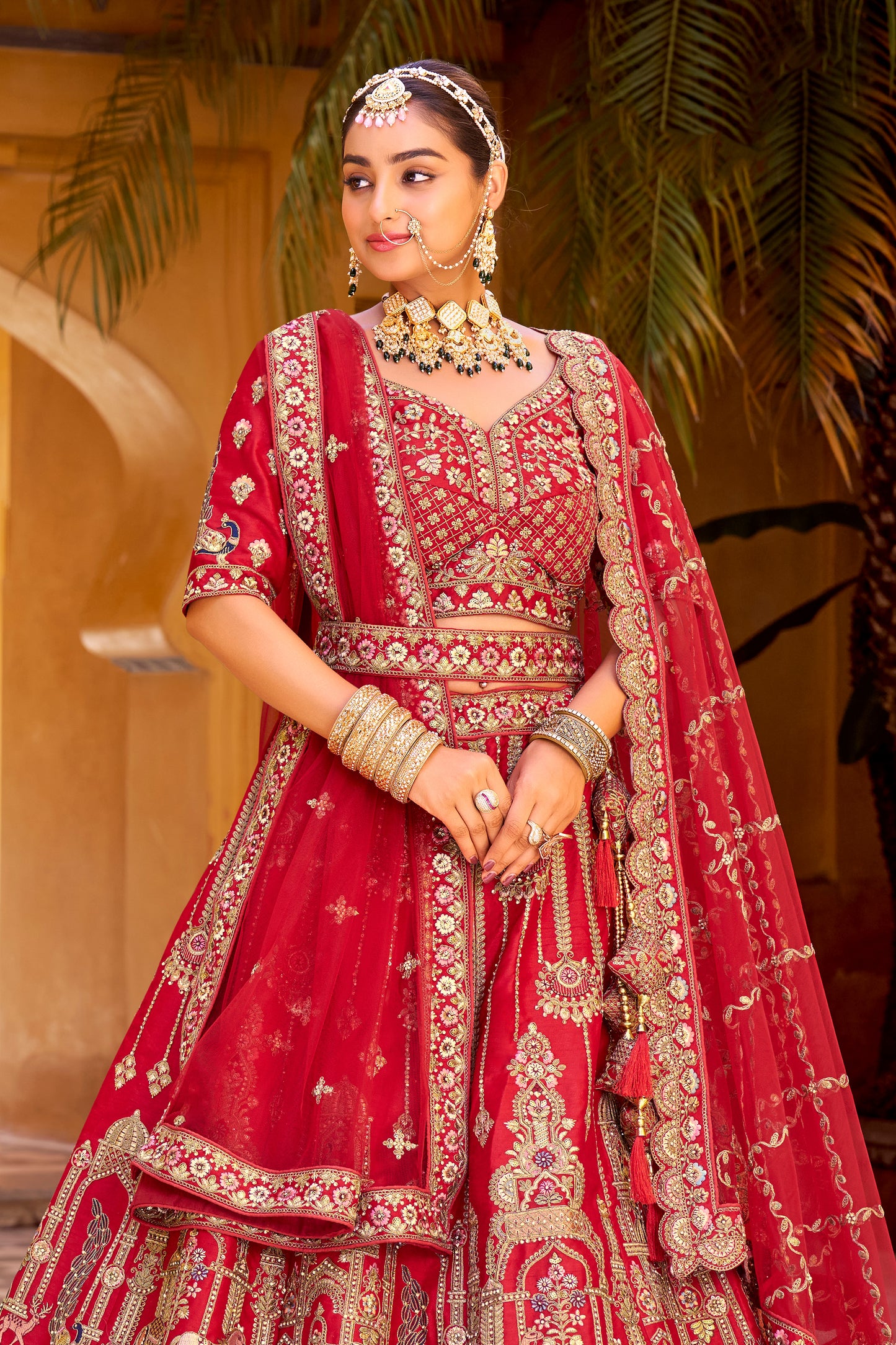 Lehenga de mariée rouge foncé traditionnel en soie premium inspiration de créateur COLLECTION SAHIBA