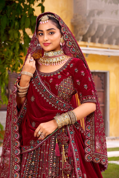 Lehenga de mariée rouge bordeaux foncé traditionnel en velours premium inspiration de créateur COLLECTION SAHIBA