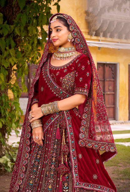 Lehenga de mariée rouge bordeaux foncé traditionnel en velours premium inspiration de créateur COLLECTION SAHIBA