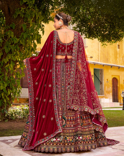 Lehenga de mariée rouge bordeaux foncé traditionnel en velours premium inspiration de créateur COLLECTION SAHIBA