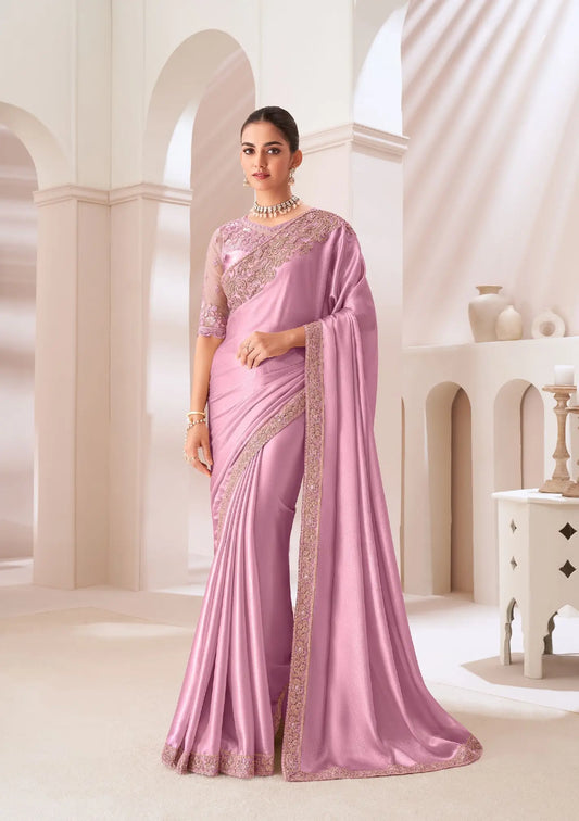 Blassrosa Party-Sari aus Satin-Chiffon mit Pailletten- und Fadenstickerei