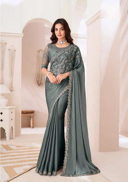 Sari de fête gris en satin de soie avec broderie de sequins et de fils