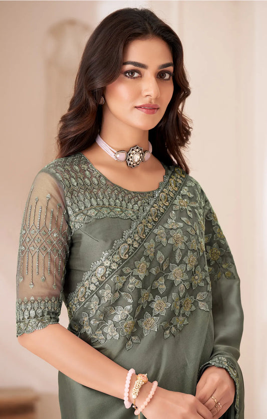 Sari de soirée vert fumé en satin soie avec broderie de sequins et fil