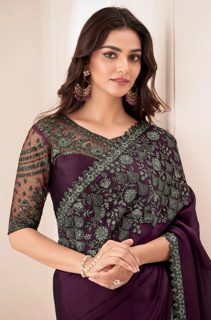 Sari de fête en satin chiffon couleur violet raisin foncé avec broderie de sequins et de fils