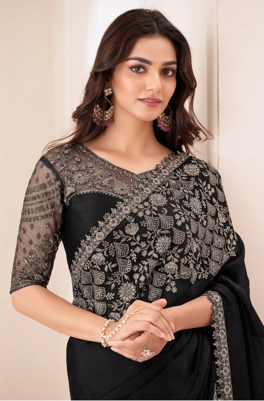 Sari de soirée en satin chiffon noir avec broderie de sequins et fil