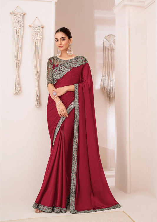 Roter Chiffon-Georgette-Sari für den Abend, verziert mit Pailletten- und Fadenstickerei