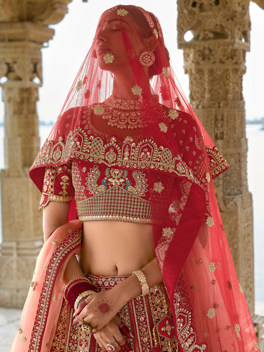 Eleganter rosa-grauer Braut-Lehenga mit Zarkan-Stickerei und Pailletten