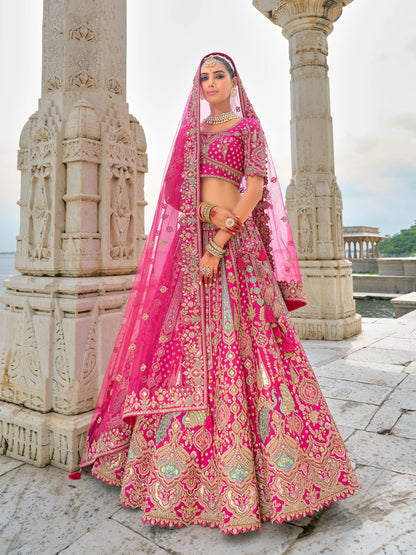 Eleganter rosa-grauer Braut-Lehenga mit Zarkan-Stickerei und Pailletten