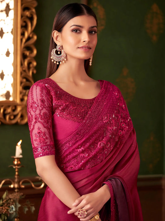 Sari de fête en satin chiffon dégradé rouge cerise avec broderie au fil et aux sequins