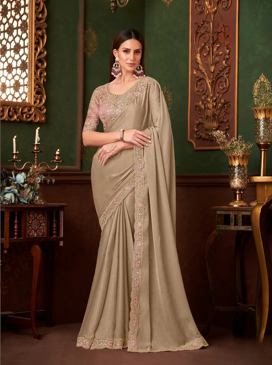 Sari de soirée en soie georgette beige poudré avec broderie au fil et aux sequins