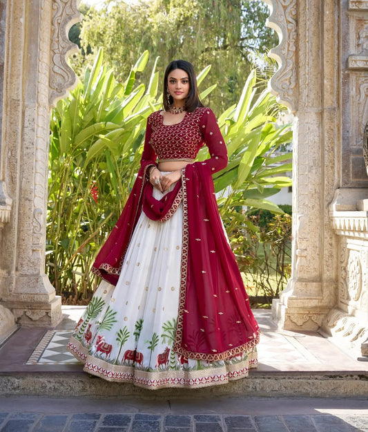 Weißer Georgette Lehenga Choli mit Pailletten- und Fadenstickerei