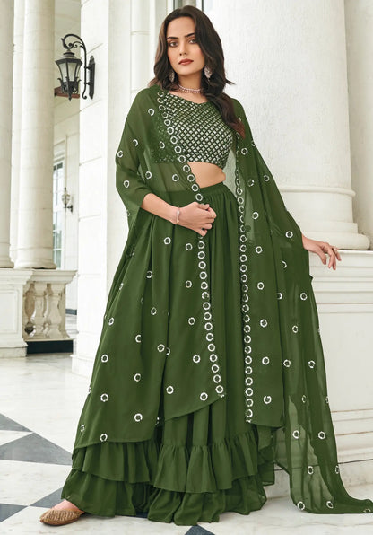 Olivgrüner Georgette-Lehenga-Choli im indo-westlichen Stil mit Fadenstickerei und Pailletten