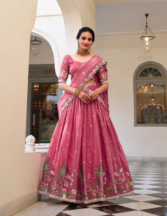 Lehenga Choli en Pink Crush avec broderie à sequins