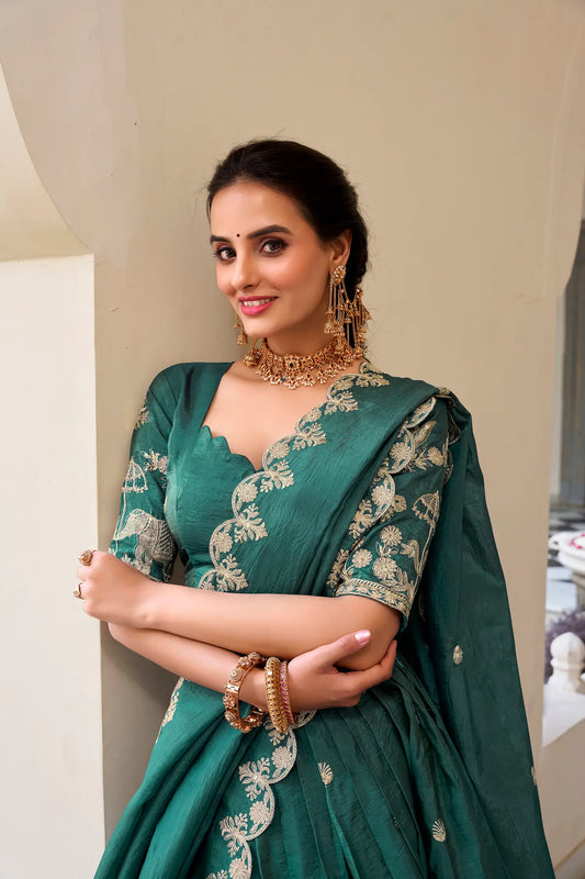 Entenblaues Lehenga Choli mit Paillettenstickerei