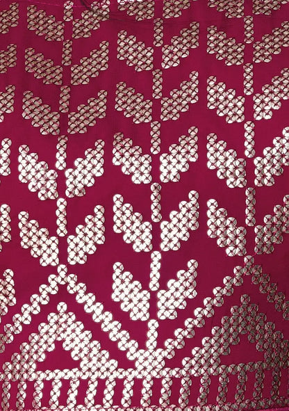 Lehenga en georgette rose foncé avec sequins et broderie à fil