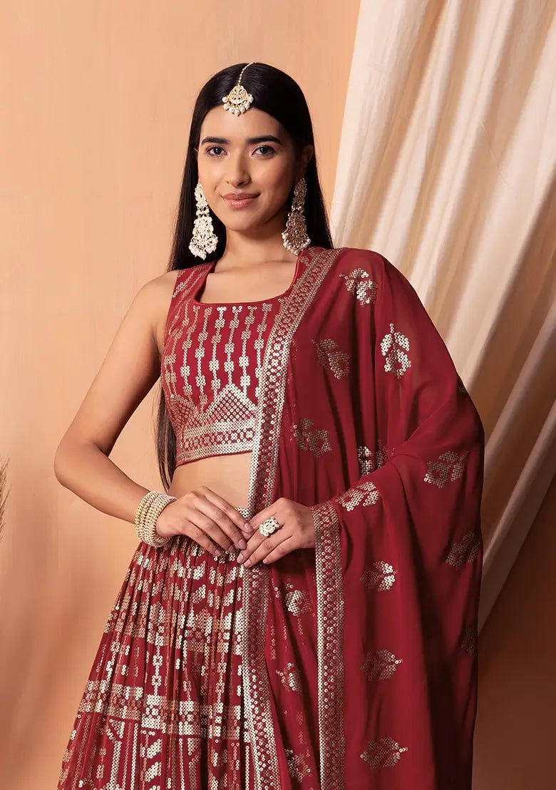 Lehenga en georgette bordeaux avec sequins et broderie à fil