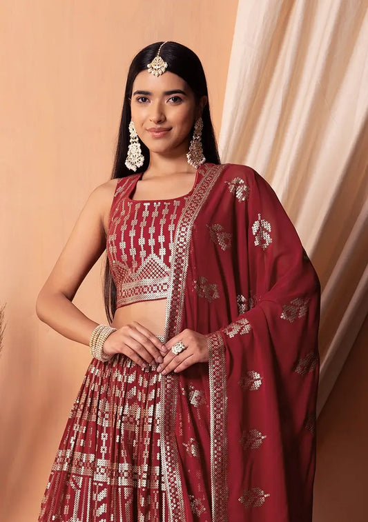 Lehenga en georgette bordeaux avec sequins et broderie à fil