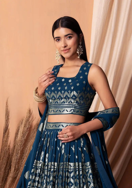 Lehenga Choli en georgette bleue avec sequins et broderie à fil