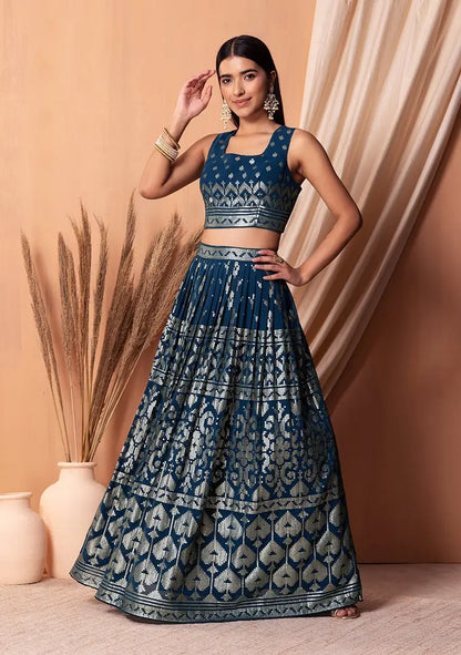 Lehenga Choli en georgette bleue avec sequins et broderie à fil