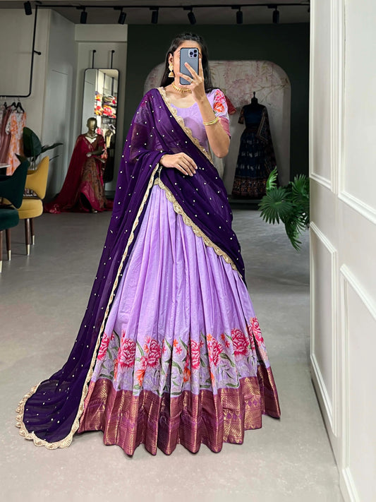 Lavendelfarbenes Lehenga Choli aus Baumwolle und Seide mit Stickerei