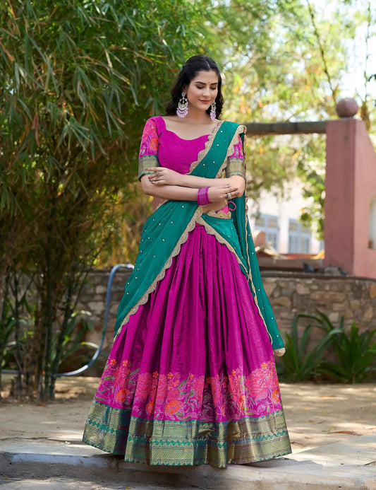 Dunkelrosa Lehenga Choli aus Baumwolle und Seide mit Stickerei