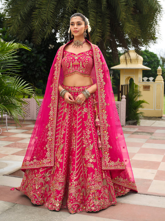 Lehenga de mariée rose fuschia rouge net dupatta avec détails de broderies dorées et motifs COLLECTION MAHIYA