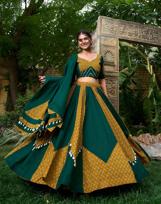 Lehenga spécial Navratri vert et jaune à imprimés ethniques uni en coton