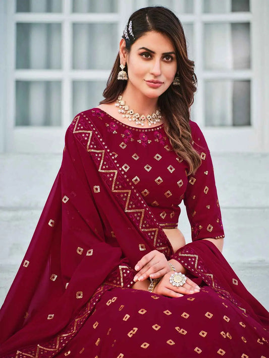 Ensemble Lehenga Choli rouge foncé en georgette avec broderie en fil et sequins