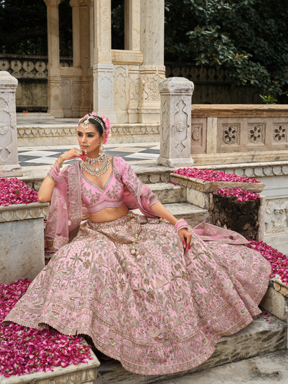 Lehenga de mariée rose clair ANEET avec détails de broderies dorées