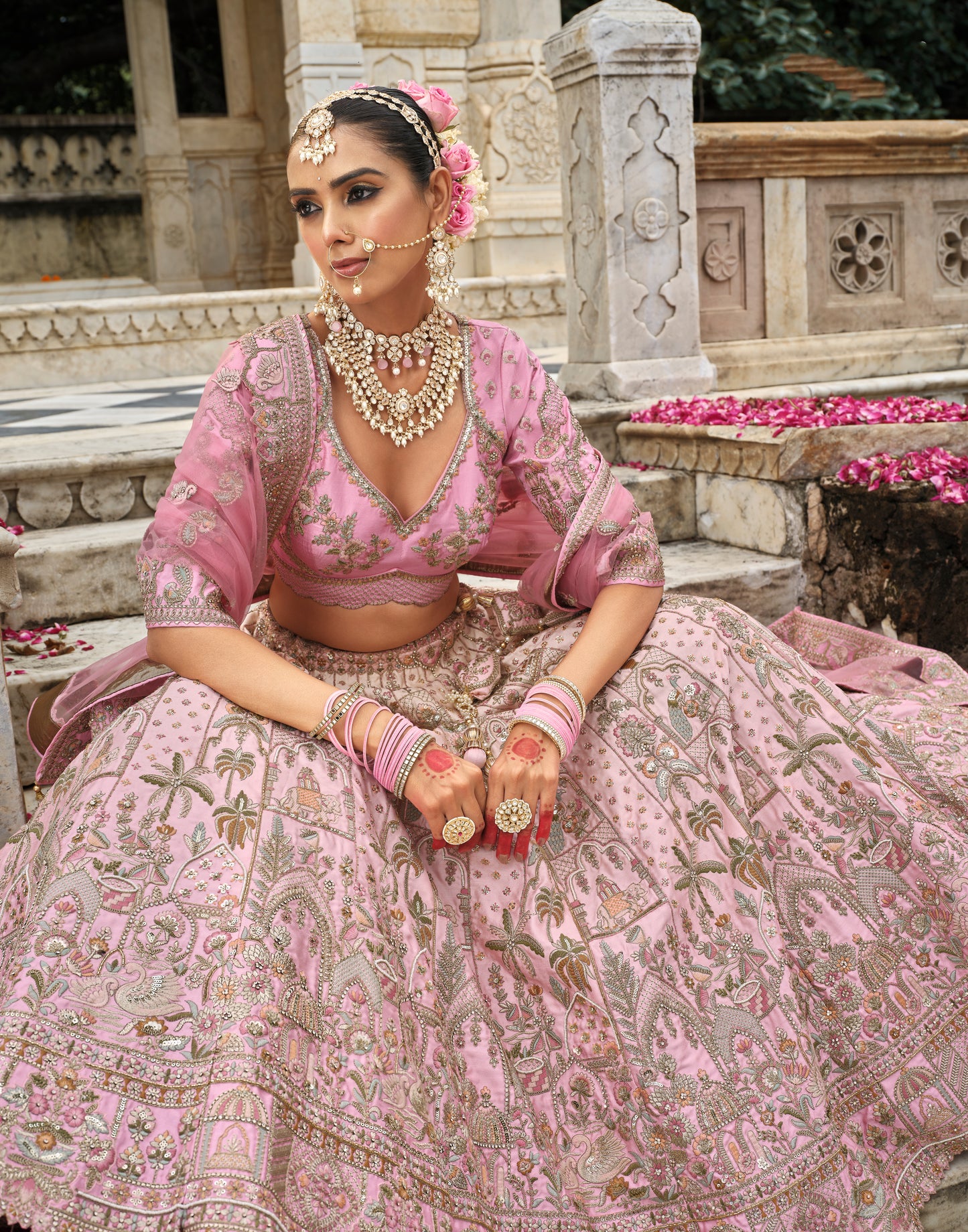Lehenga de mariée rose clair ANEET avec détails de broderies dorées