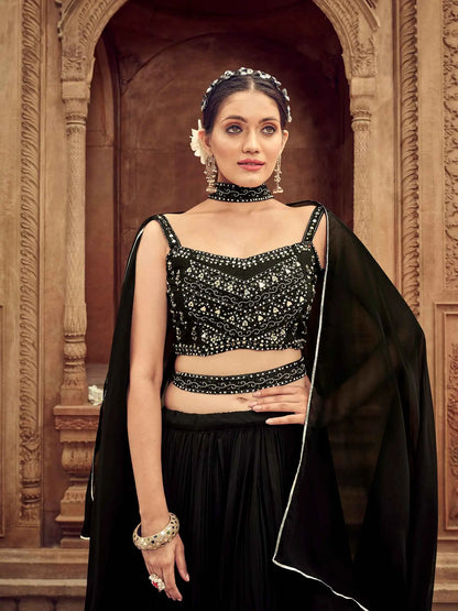 Ensemble Lehenga Choli Noir en Georgette avec Travail Main et Voile
