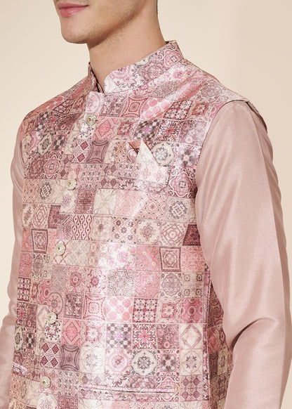 Ensemble Kurta tendance rose pâle avec Veste Koti rose pâle avec motifs en jacquard COLLECTION AYAAN