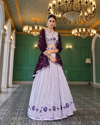 Lavendelfarbenes Georgette-Lehenga-Choli-Set mit Fadenstickerei und Pailletten