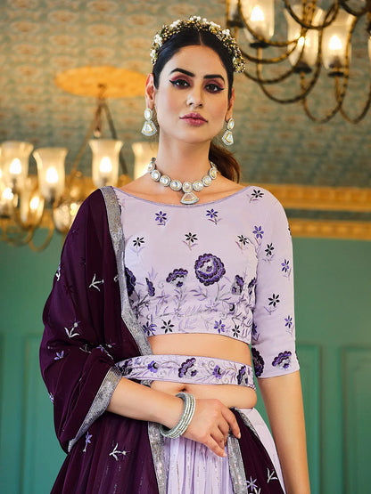 Lavendelfarbenes Georgette-Lehenga-Choli-Set mit Fadenstickerei und Pailletten