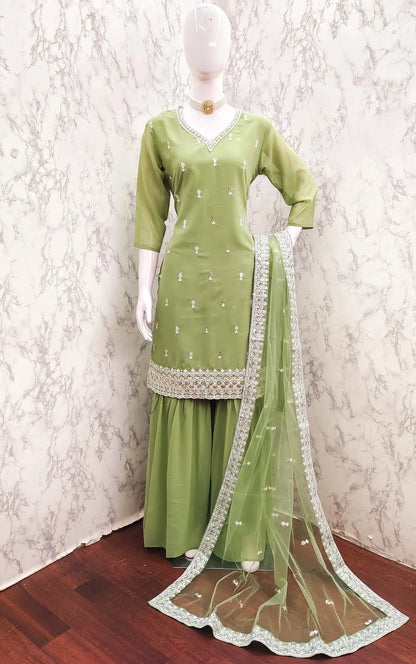 Salwar kameez vert pistache en georgette avec broderie à sequins