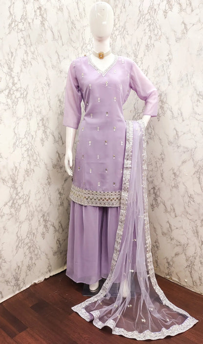 Salwar kameez lavande en georgette avec broderie à sequins