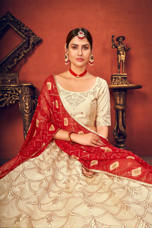 Lehenga Choli en Soie Art Beige avec Broderie au Fil et Sequins