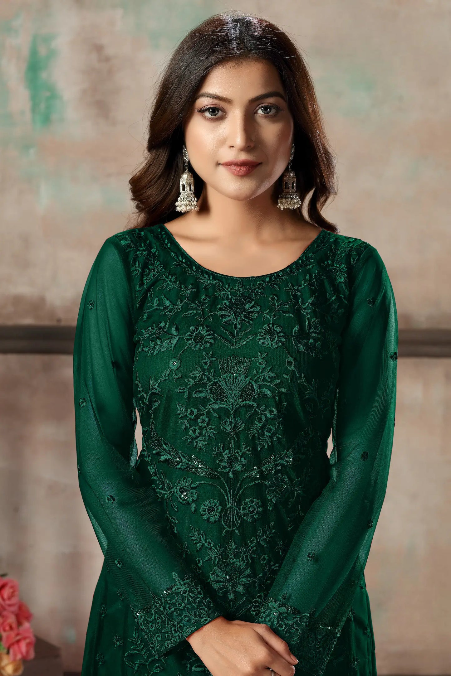 Ensemble salwar vert en filet avec broderie au fil et sequins