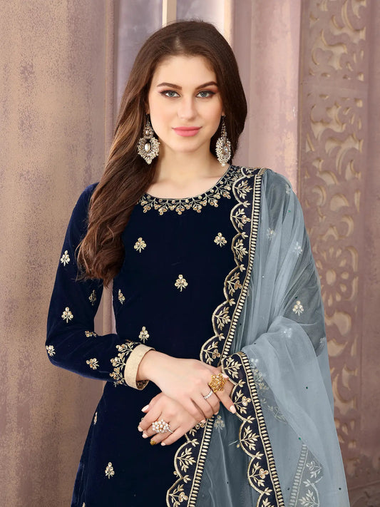 Marineblauer Salwar-Anzug aus Samt mit Fadenstickerei und Pailletten