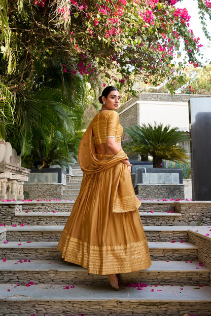 Lehenga Choli en soie Chanderi moutarde clair avec travail de tissage en zari
