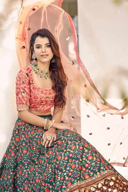 Lehenga Choli Vert et Rose en Soie Art Verte avec Broderie au Fil et Sequins COLLECTION KAYANI