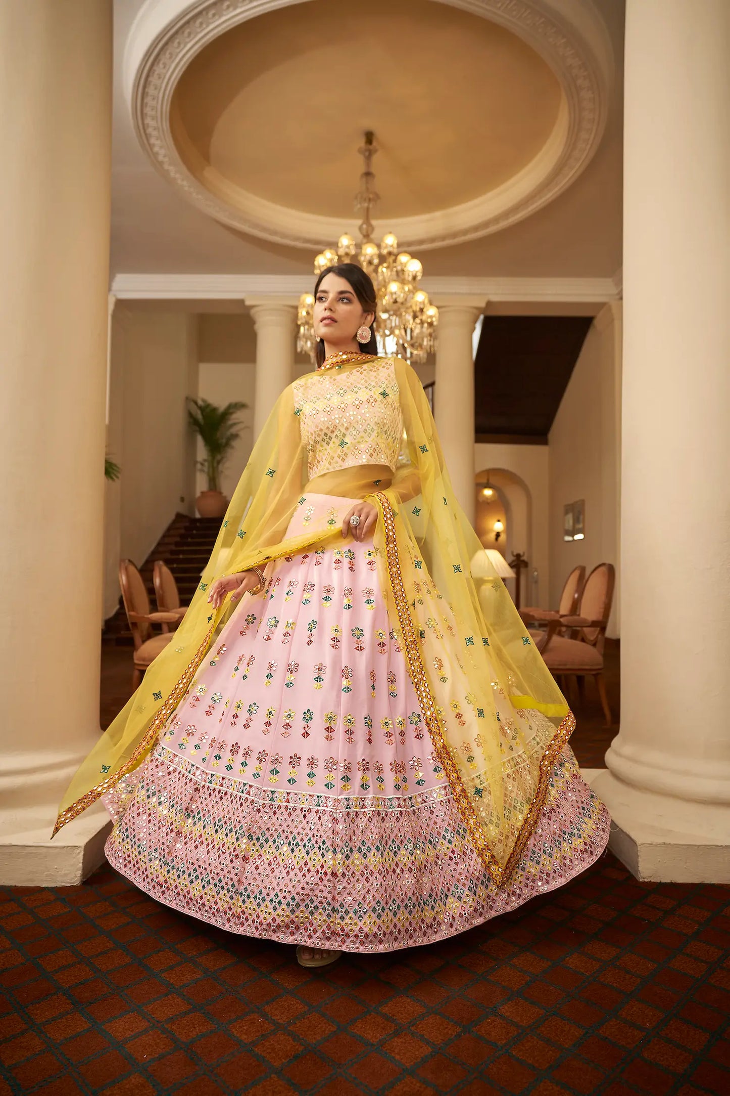 Ensemble Lehenga Rose Tendre en Georgette avec Travail Gota Patti et Broderies