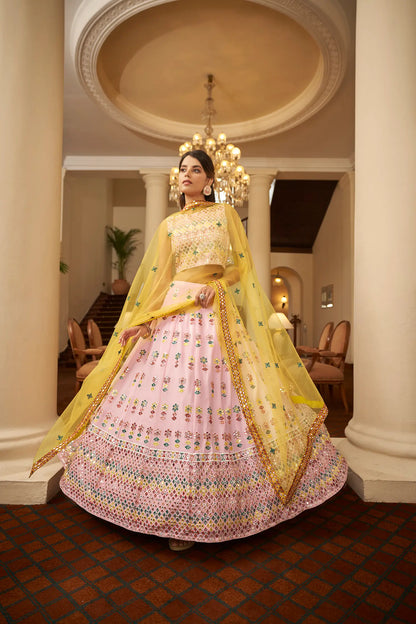 Ensemble Lehenga Rose Tendre en Georgette avec Travail Gota Patti et Broderies