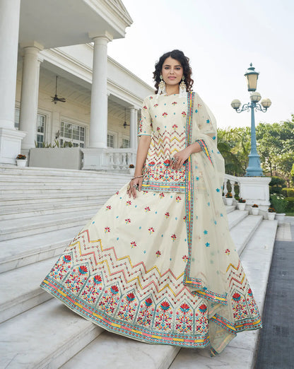Lehenga Choli Beige Chinon avec Broderie en Gota Patti, Fil et Sequins