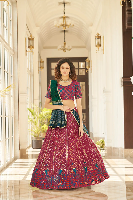 Lehenga bordeaux avec travail de broderie au fil et sequins, accompagné d'une dupatta imprimée