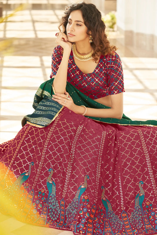 Lehenga bordeaux avec travail de broderie au fil et sequins, accompagné d'une dupatta imprimée