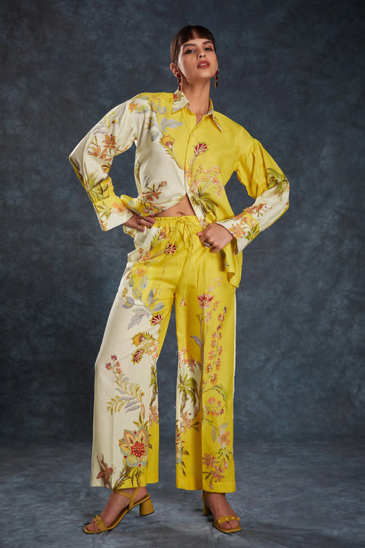 Ensemble coordonné en lin jaune imprimé