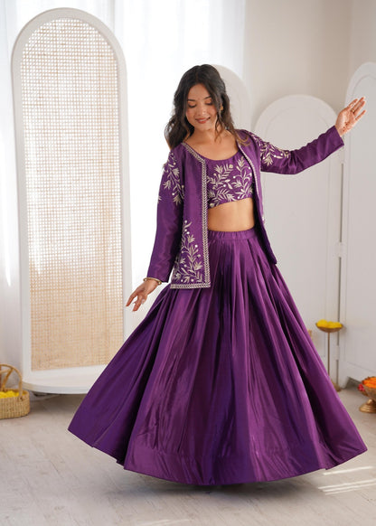 Eleganter rosa-grauer Braut-Lehenga mit Zarkan-Stickerei und Pailletten
