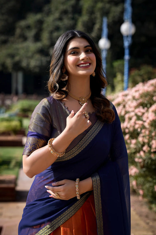 Orangefarbenes Kanchipuram Lehenga Choli-Set mit gewebten Zari-Motiven