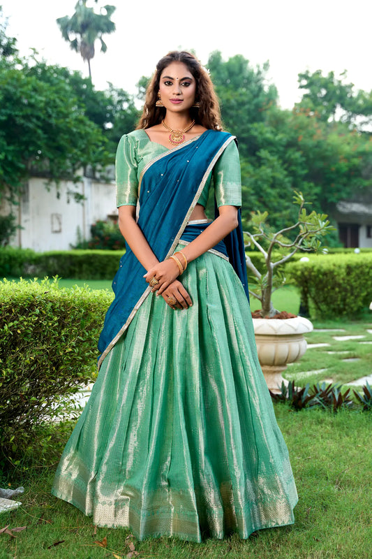 Seegrüner Lehenga Choli in Kanchipuram mit Zari-Webarbeit